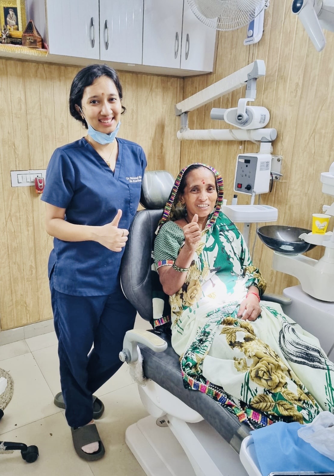 Dr. Shivangi Bhatnagar at Clinix Of Rajdhani with Happy Patient Dr. Shivangi Bhatnagar